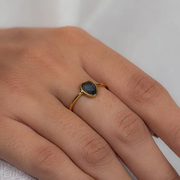 18K Gold Blue Sapphire Ring