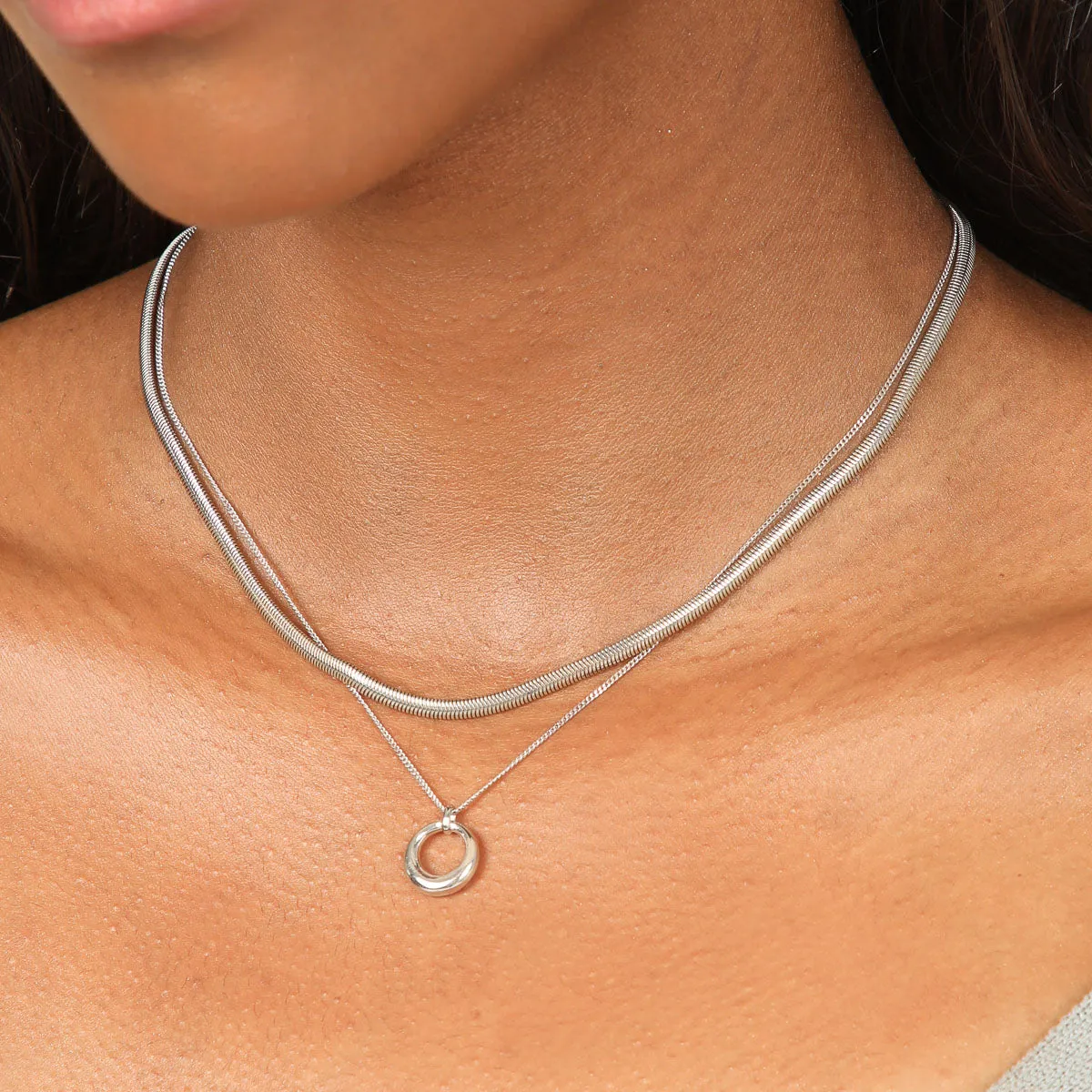 Bold Halo Pendant Necklace in Silver