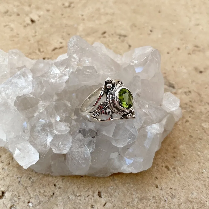 Peridot Engraved Filigree Ring - Amita