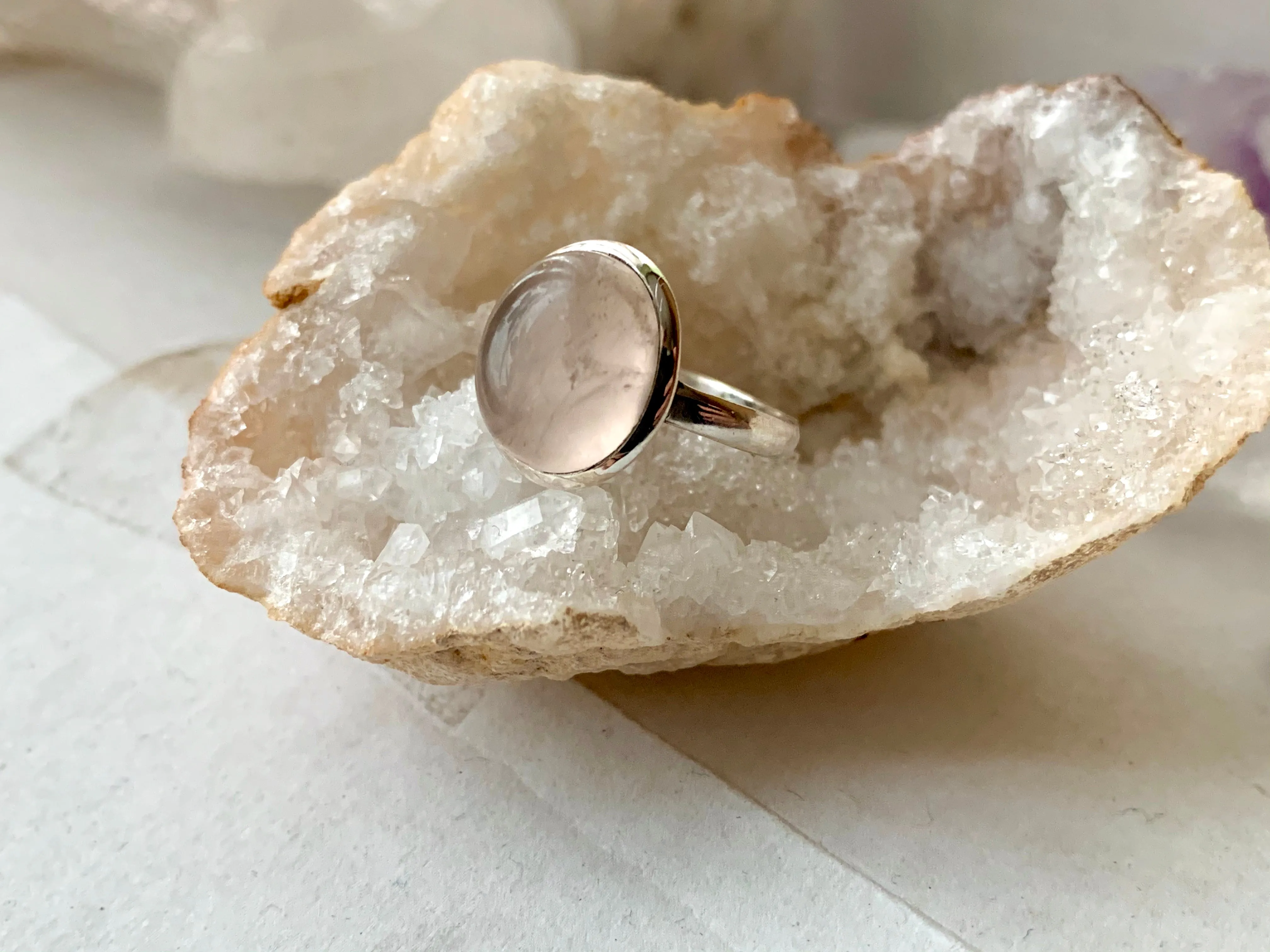 Rose Quartz Akoni Ring - Oval (US 9)