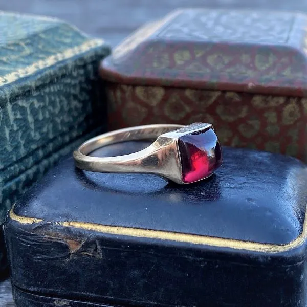 Vintage Sugarloaf Garnet Ring